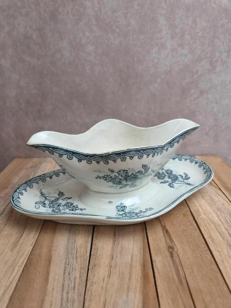 Saucière terre de fer Saint-amandinoise modèle Margot – décor bleu ancien